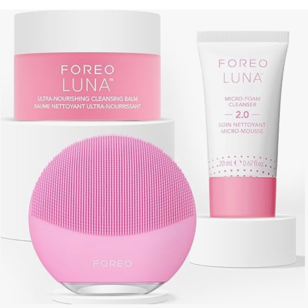 FOREO Luna Mini 3 Pink Cleansing Brush Set with cleansing balm & foam cleanser